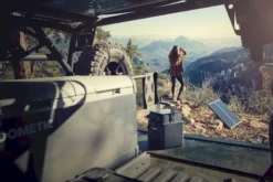 Dometic PLB40 Draagbare Lithiumaccu - 40Ah 21 Dometic PLB40 Draagbare Lithiumaccu - 40Ah -Kampeerclub camping cfx plb40 truck bed view highline resultaat